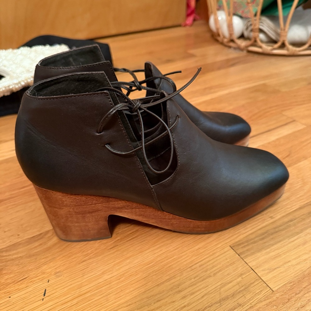 KELSI DAGGER Brooklyn North Ankle boots, sz 10